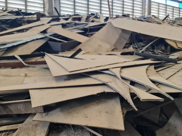 รับซื้อเศษเหล็กลาดกระบัง